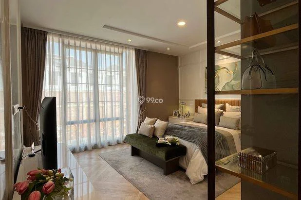 Rumah Mewah High Ceiling 5 Kamar Fasilitas Bintang Lima di Jaktim Rumah Mewah High Ceiling 5 Kamar Fasilitas Bintang Lima di Jaktim