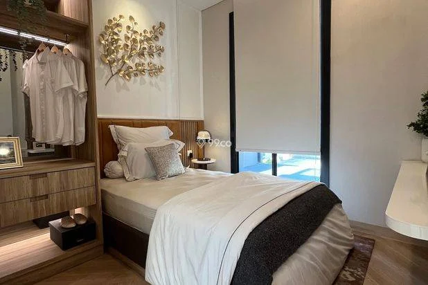 Rumah Mewah High Ceiling 5 Kamar Fasilitas Bintang Lima di Jaktim Rumah Mewah High Ceiling 5 Kamar Fasilitas Bintang Lima di Jaktim