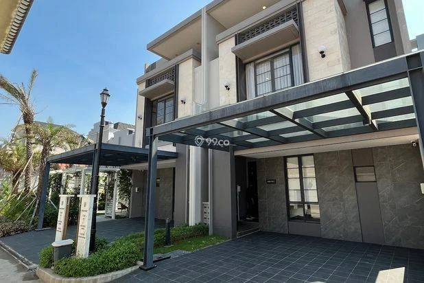 Rumah Mewah High Ceiling 5 Kamar Fasilitas Bintang Lima di Jaktim Rumah Mewah High Ceiling 5 Kamar Fasilitas Bintang Lima di Jaktim