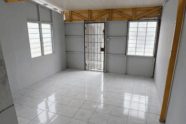 DISEWAKAN RUANG USAHA KANTOR Lt.2 luas 100m2 DISEWAKAN RUANG USAHA KANTOR Lt.2 luas 100m2