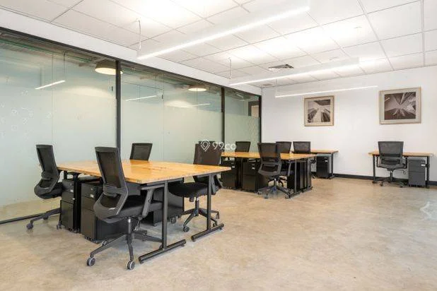 Akses satu harga ke ruang kerja, kantor virtual, dan ruang rapat di Regus South Quarter Akses satu harga ke ruang kerja, kantor virtual, dan ruang rapat di Regus South Quarter