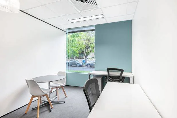 Akses satu harga ke ruang kerja, kantor virtual, dan ruang rapat di Regus Sinarmas Land Plaza Akses satu harga ke ruang kerja, kantor virtual, dan ruang rapat di Regus Sinarmas Land Plaza