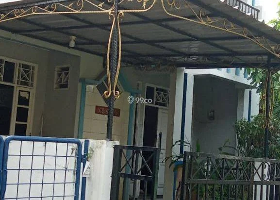 Rumah + Ruko. LT 129m² LB 200m² Rumah + Ruko. LT 129m² LB 200m²