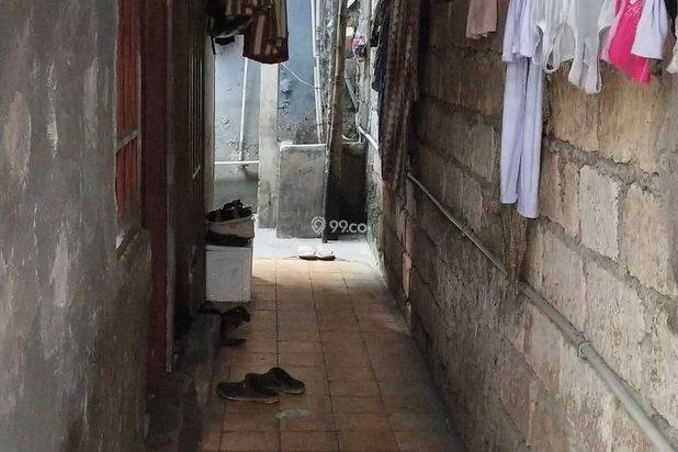 Di Jual Tanah beserta Bangunan di Pinggir Jalan Di Jual Tanah beserta Bangunan di Pinggir Jalan