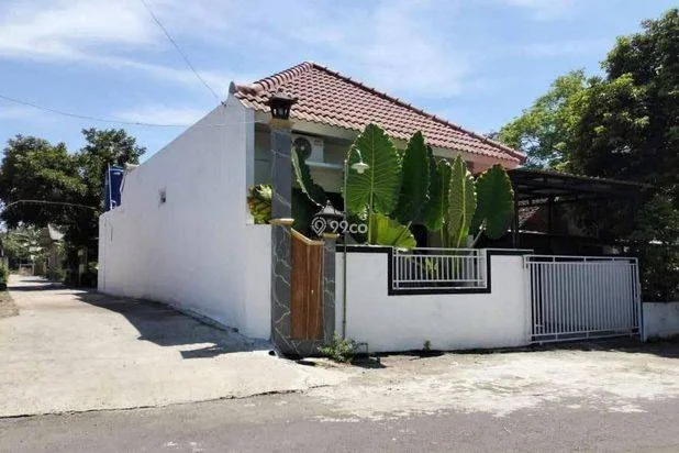 RUMAH SIAP HUNI FURNISHED PRIVATE POOL DEKAT BANDARA ADISUCIPTO RUMAH SIAP HUNI FURNISHED PRIVATE POOL DEKAT BANDARA ADISUCIPTO