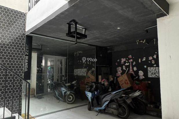 Dijual Cepat tanpa perantara Rumah 3 Lantai Cocok Usaha Kos Dekat Kampus UNTAR, TRISAKTI & Central Park Jakarta. Dijual Cepat tanpa perantara Rumah 3 Lantai Cocok Usaha Kos Dekat Kampus UNTAR, TRISAKTI & Central Park Jakarta.