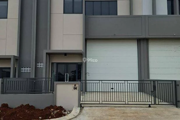 Disewakan Gudang Kawasan Berkembang Tangerang Selatan, Luas Tanah 180m², Luas Bangunan 171m² Disewakan Gudang Kawasan Berkembang Tangerang Selatan, Luas Tanah 180m², Luas Bangunan 171m²