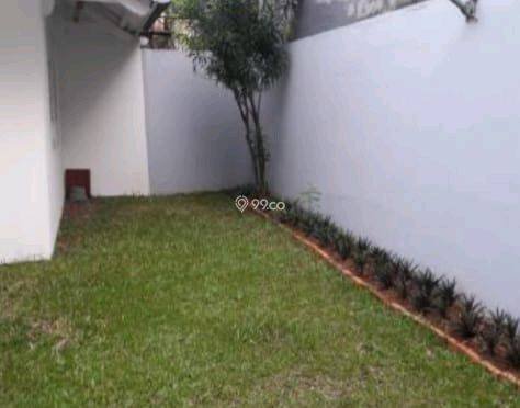 Disewakan rumah bisa utk kantor/usaha di Kuricang Bintaro Jaya Disewakan rumah bisa utk kantor/usaha di Kuricang Bintaro Jaya