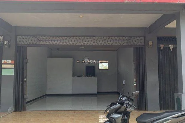 DISEWAKAN Ruko Strategis Pinggir Jalan Utama Cibungbulang DISEWAKAN Ruko Strategis Pinggir Jalan Utama Cibungbulang