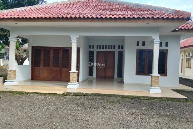 DISEWAKAN RUMAH TINGGAL TAHUNAN DISEWAKAN RUMAH TINGGAL TAHUNAN