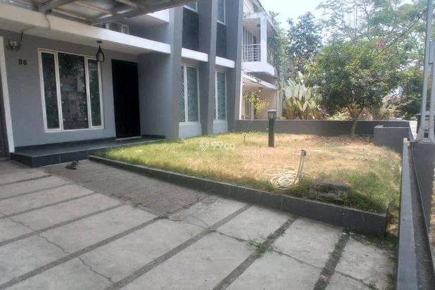 Disewakan Rumah Full Furniture Komplit Terawat Siap Huni Disewakan Rumah Full Furniture Komplit Terawat Siap Huni