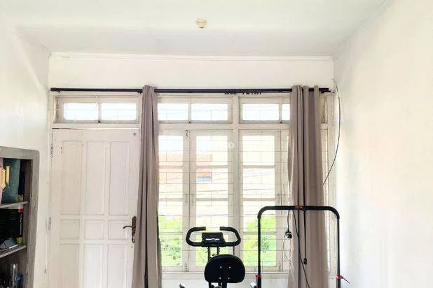 RUMAH LUAS & STRATEGIS DIPUSAT SURABAYA 🌟 Gubeng, Surabaya - LT 165m² Bangunan 250m² RUMAH LUAS & STRATEGIS DIPUSAT SURABAYA 🌟 Gubeng, Surabaya - LT 165m² Bangunan 250m²