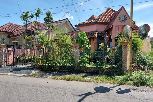 RUMAH SECCOND MEWAH DI JAKAL, 500 METER DARI UGM RUMAH SECCOND MEWAH DI JAKAL, 500 METER DARI UGM