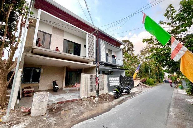 RUMAH MEWAH DESAIN FUTURISTIK 9 MENIT KE TERMINAL CONDONG CATUR RUMAH MEWAH DESAIN FUTURISTIK 9 MENIT KE TERMINAL CONDONG CATUR