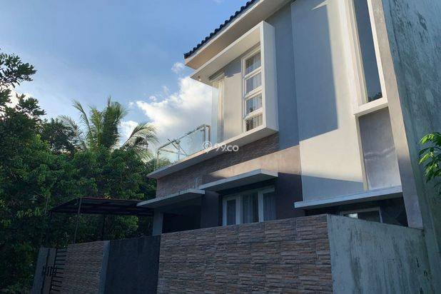 RUMAH MURAH 2 LANTAI LOKASI STRATEGIS 8 MENIT KE RSUD SLEMAN RUMAH MURAH 2 LANTAI LOKASI STRATEGIS 8 MENIT KE RSUD SLEMAN