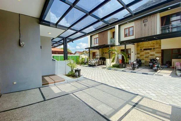 RUMAH ASRI 2 LANTAI FURNISHED, 2 MENIT KE KAMPUS UKRIM RUMAH ASRI 2 LANTAI FURNISHED, 2 MENIT KE KAMPUS UKRIM