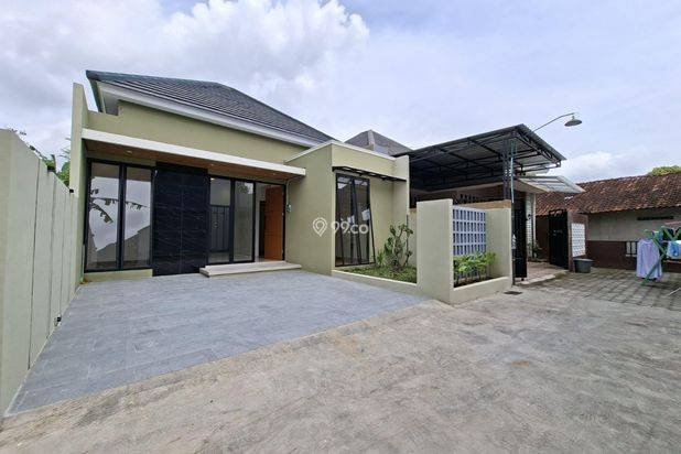 RUMAH SIAP HUNI DESAIN LIMASAN 5 MENIT KE RSU MITRA SEHAT GAMPING RUMAH SIAP HUNI DESAIN LIMASAN 5 MENIT KE RSU MITRA SEHAT GAMPING