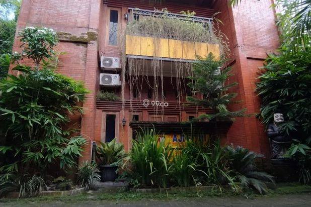 DIJUAL RUMAH SECOND 2 LANTAI – DEKAT STADION MAGUWOHARJO DIJUAL RUMAH SECOND 2 LANTAI – DEKAT STADION MAGUWOHARJO