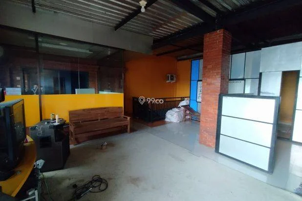 DIJUAL RUMAH SECOND 2 LANTAI – DEKAT STADION MAGUWOHARJO DIJUAL RUMAH SECOND 2 LANTAI – DEKAT STADION MAGUWOHARJO