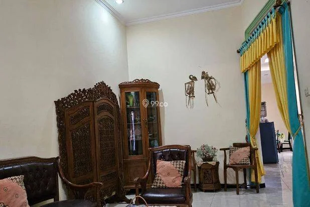 Disewakan Rumah Cantik di Belakang Ruko Semarang Disewakan Rumah Cantik di Belakang Ruko Semarang