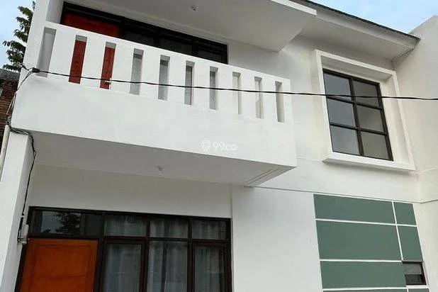 Dikontrakkan Rumah Baru 2 Lantai Dikontrakkan Rumah Baru 2 Lantai