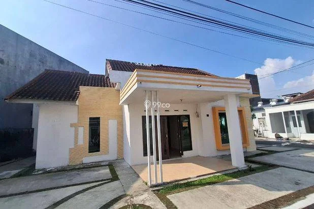 RUMAH DI PERUM INTAN REGENCY GARUT TENGAH KOTA GARUT RUMAH DI PERUM INTAN REGENCY GARUT TENGAH KOTA GARUT
