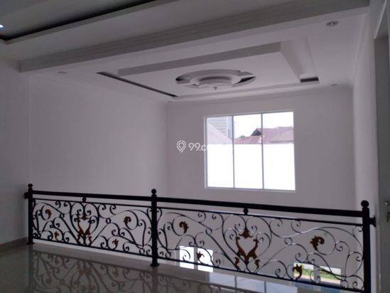 The Luxury White House with Pool at Tebet Barat The Luxury White House with Pool at Tebet Barat