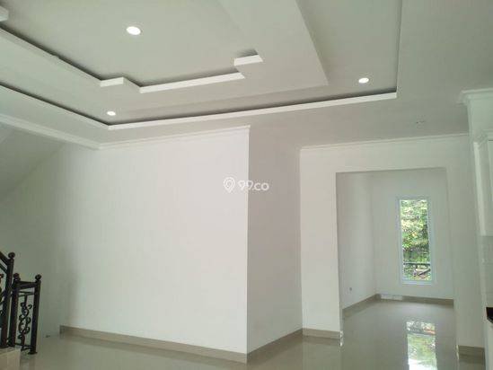 The Luxury White House with Pool at Tebet Barat The Luxury White House with Pool at Tebet Barat