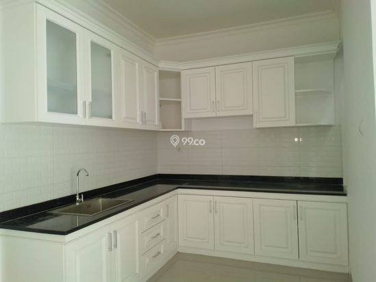 The Luxury White House with Pool at Tebet Barat The Luxury White House with Pool at Tebet Barat