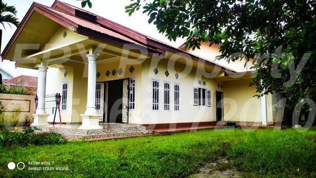 Jual Cepat Luas Bangunan 192 m2 dan Luas Tanah 842 m2 (8,4 tbk Jual Cepat Luas Bangunan 192 m2 dan Luas Tanah 842 m2 (8,4 tbk