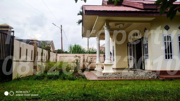 Jual Cepat Luas Bangunan 192 m2 dan Luas Tanah 842 m2 (8,4 tbk Jual Cepat Luas Bangunan 192 m2 dan Luas Tanah 842 m2 (8,4 tbk