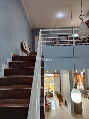 Disewakan Rumah 2 Lantai di perumahan Disewakan Rumah 2 Lantai di perumahan