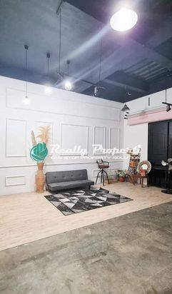 Dijual / Disewakan Rumah Komplek Design Industrial Dengan Sensasi Rooftop di Caman Kalimalang Bekasi Dijual / Disewakan Rumah Komplek Design Industrial Dengan Sensasi Rooftop di Caman Kalimalang Bekasi