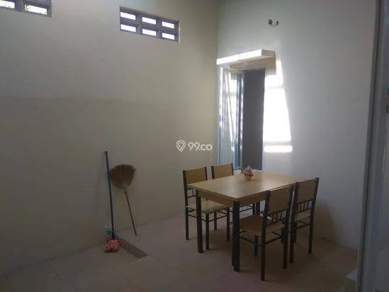 DISEWAKAN - Rumah di kawasan Perumahan Villa Atria - Belakang Grosir Setono DISEWAKAN - Rumah di kawasan Perumahan Villa Atria - Belakang Grosir Setono