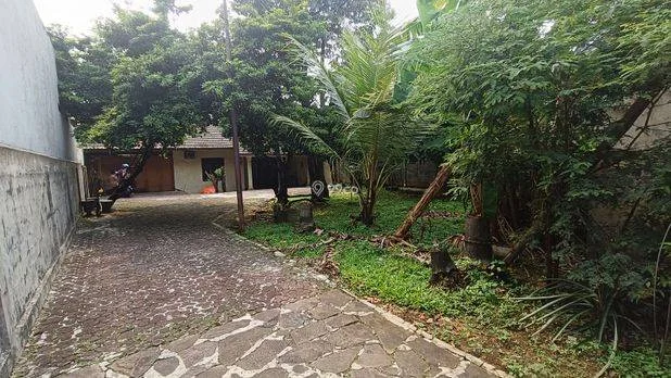 RARE OPPORTUNITY – DIJUAL RUMAH SEDANG DI LAHAN LUAS DI KALISARI, JAKARTA TIMUR RARE OPPORTUNITY – DIJUAL RUMAH SEDANG DI LAHAN LUAS DI KALISARI, JAKARTA TIMUR