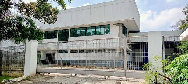 Pabrik Gudang Kawasan Industri Delta Silicon Lippo Cikarang Bekasi Jawa Barat Pabrik Gudang Kawasan Industri Delta Silicon Lippo Cikarang Bekasi Jawa Barat