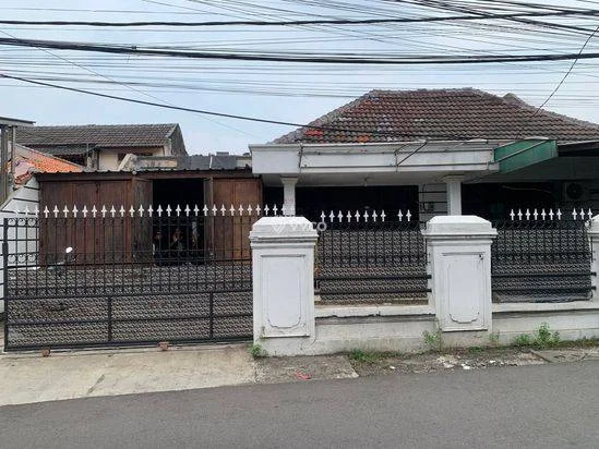 Rumah OLD MONEY 500meter Strategis Siap jadi cluster Rumah OLD MONEY 500meter Strategis Siap jadi cluster