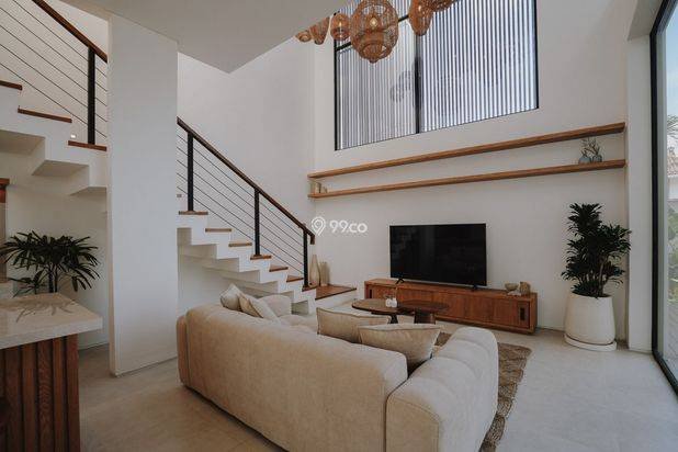 For Sale, 3 Bedrooms Villa Located Strategically Between Canggu and Seminyak For Sale, 3 Bedrooms Villa Located Strategically Between Canggu and Seminyak