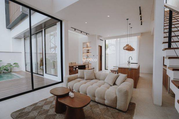 For Sale, 3 Bedrooms Villa Located Strategically Between Canggu and Seminyak For Sale, 3 Bedrooms Villa Located Strategically Between Canggu and Seminyak