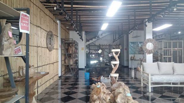 Ruko atau Ruang Usaha 3 Lantai di Raya Kerobokan Cocok Untuk Spa, Gym, Resto, Butik, Art Gallery, Toko, Klinik Kecantikan, Klinik Dokter, Indomaret, Alfamart, Circle K, M Mart, Pharmacy Ruko atau Ruang Usaha 3 Lantai di Raya Kerobokan Cocok Untuk Spa, Gym, Resto, Butik, Art Gallery, Toko, Klinik Kecantikan, Klinik Dokter, Indomaret, Alfamart, Circle K, M Mart, Pharmacy