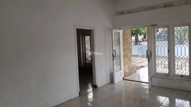 Disewakan Rumah Besar dan luas Di Mojokerto Kota. Disewakan Rumah Besar dan luas Di Mojokerto Kota.
