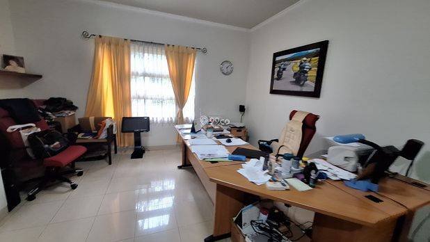 Rumah 1 lantai luas Bekas Kantor di BSD City Tangerang Rumah 1 lantai luas Bekas Kantor di BSD City Tangerang