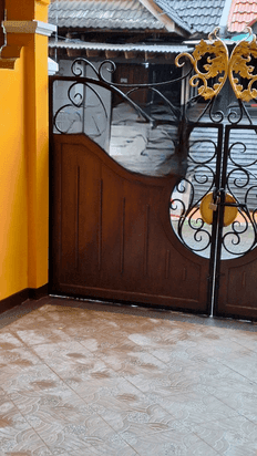 DIJUAL RUMAH Gaya Klasik Baru Renovasi di Bintaro Tangerang Selatan DIJUAL RUMAH Gaya Klasik Baru Renovasi di Bintaro Tangerang Selatan