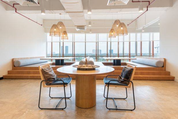 Akses satu harga ke ruang kerja, kantor virtual, dan ruang rapat di Signature South Quarter Akses satu harga ke ruang kerja, kantor virtual, dan ruang rapat di Signature South Quarter