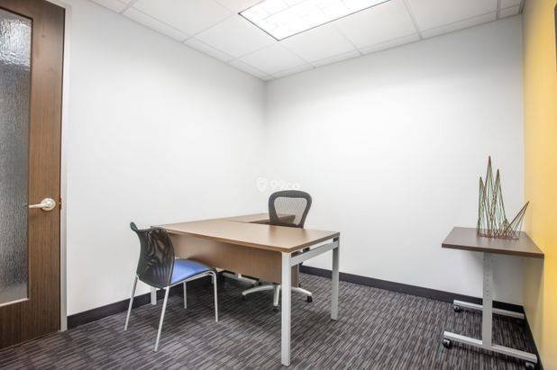 Akses satu harga ke ruang kerja, kantor virtual, dan ruang rapat di Regus AIA Central Akses satu harga ke ruang kerja, kantor virtual, dan ruang rapat di Regus AIA Central