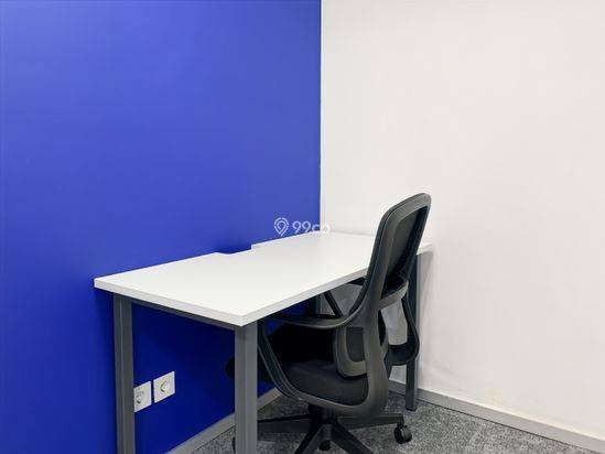 Singgah, bekerja, atau berkolaborasi di pusat bisnis HQ Tower profesional kami Singgah, bekerja, atau berkolaborasi di pusat bisnis HQ Tower profesional kami