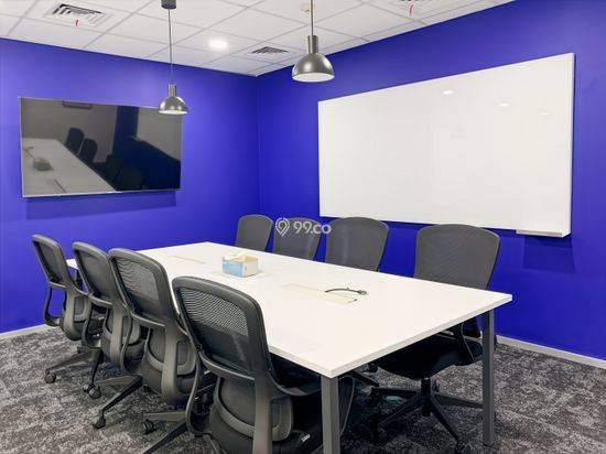Singgah, bekerja, atau berkolaborasi di pusat bisnis HQ Tower profesional kami Singgah, bekerja, atau berkolaborasi di pusat bisnis HQ Tower profesional kami