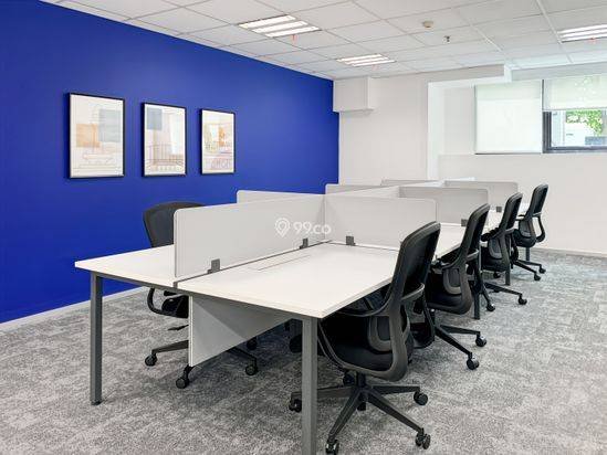 Singgah, bekerja, atau berkolaborasi di pusat bisnis HQ Tower profesional kami Singgah, bekerja, atau berkolaborasi di pusat bisnis HQ Tower profesional kami