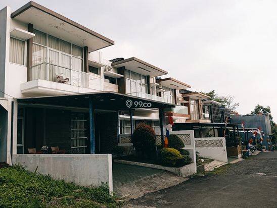 Dijual Rumah Komplek Sarijadi Dekat Kampus Maranatha Dijual Rumah Komplek Sarijadi Dekat Kampus Maranatha