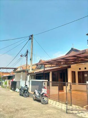 Disewakan Rumah Komplek Sariwangi 10 Menit Polban Siap Huni Disewakan Rumah Komplek Sariwangi 10 Menit Polban Siap Huni